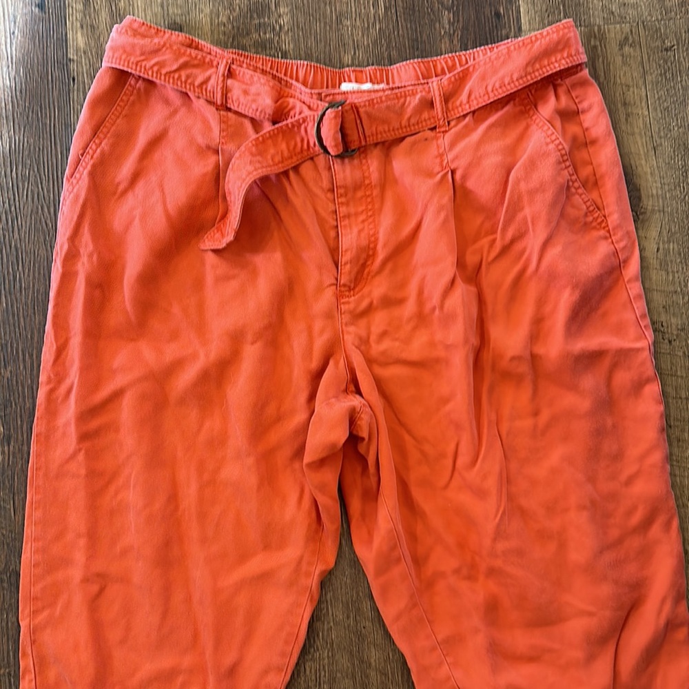 Loft Capris - Picture 2 of 7